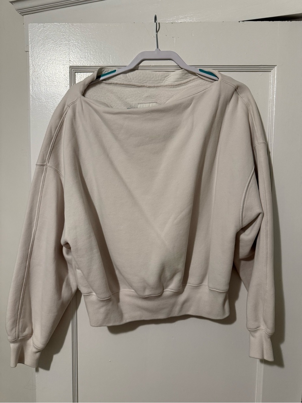Abercrombie Cream Women's Boxy Pullover Sweater